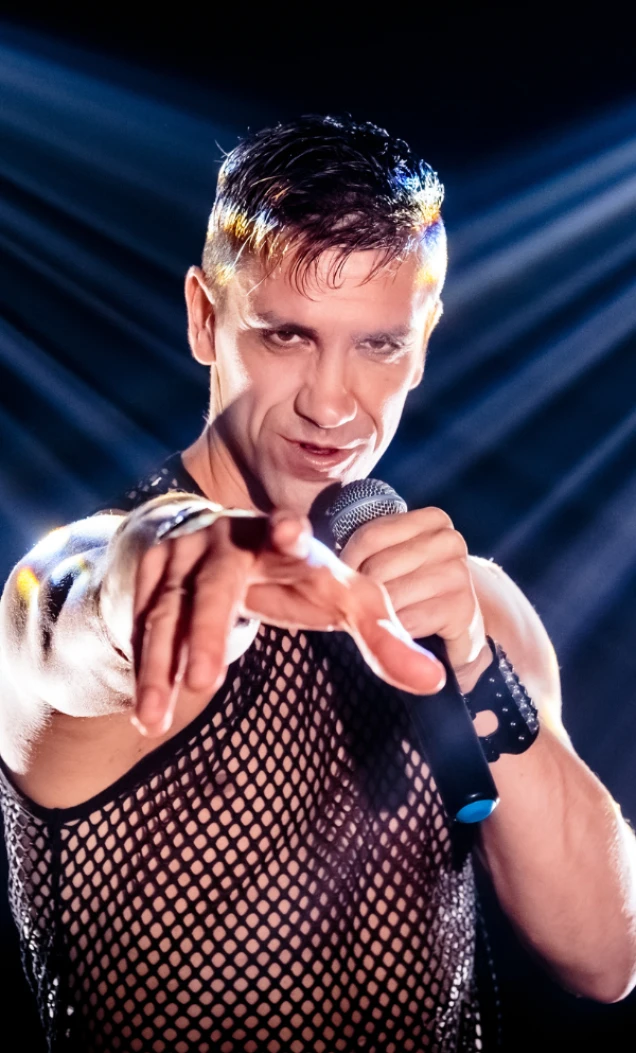 Robbie.Like.Me